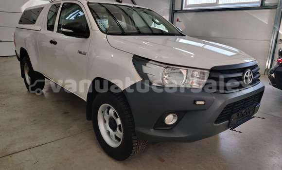 Buy Used Toyota Hilux White Car in Port Vila in Shefa Buy Used Toyota Hilux White Car in Port Vila in Shefa