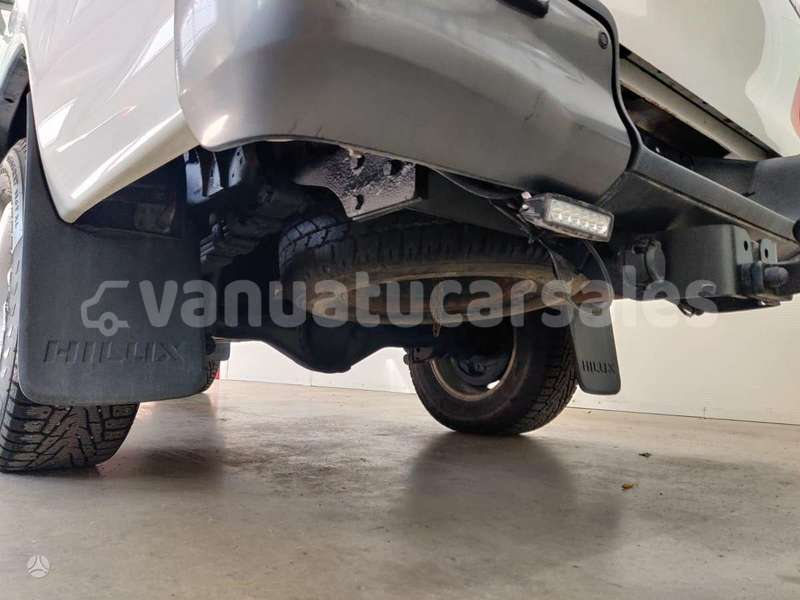 Big with watermark toyota hilux shefa port vila 870