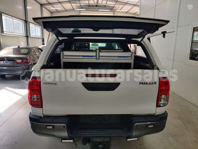Big with watermark toyota hilux shefa port vila 870
