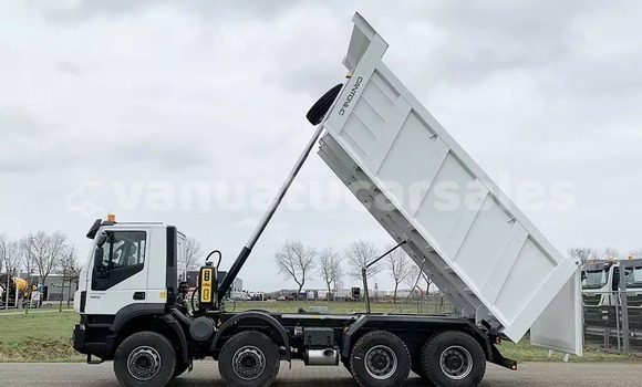 Buy Used IVECO Massif White Car in Port Vila in Shefa Buy Used IVECO Massif White Car in Port Vila in Shefa