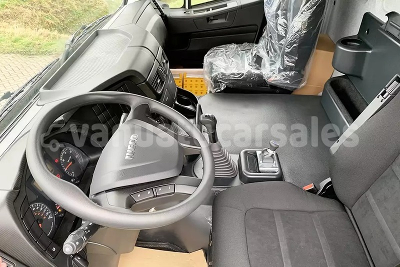 Big with watermark iveco massif shefa port vila 871