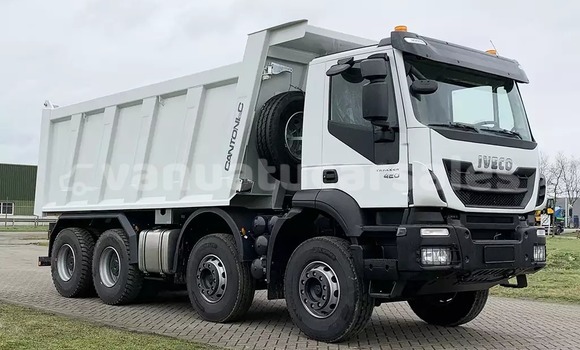 Buy Used IVECO Massif White Car in Port Vila in Shefa Buy Used IVECO Massif White Car in Port Vila in Shefa