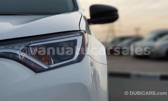 Acheter Import Voiture Toyota RAV4 Blanc à Import - Dubai, Malampa Acheter Import Voiture Toyota RAV4 Blanc à Import - Dubai, Malampa