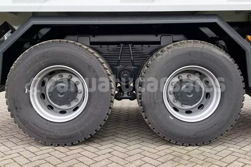 Big with watermark iveco massif shefa port vila 871