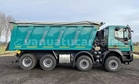 Buy Used IVECO Massif Green Car in Wuro in Malampa Buy Used IVECO Massif Green Car in Wuro in Malampa