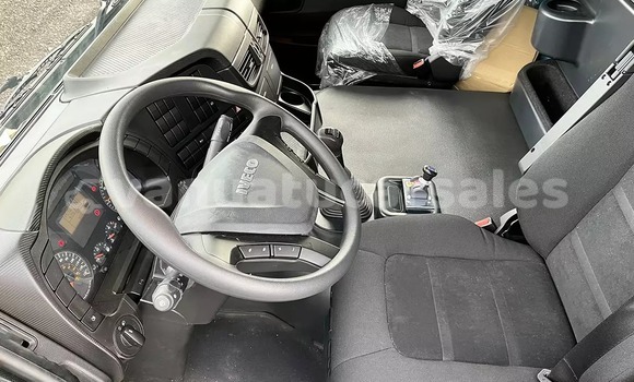 Buy Used IVECO Massif Green Car in Wuro in Malampa Buy Used IVECO Massif Green Car in Wuro in Malampa