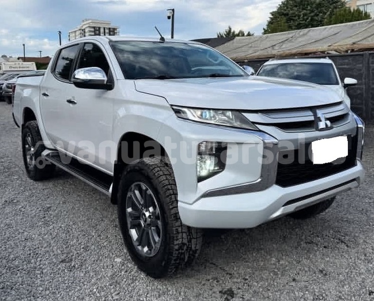 Big with watermark mitsubishi l200 shefa port vila 882