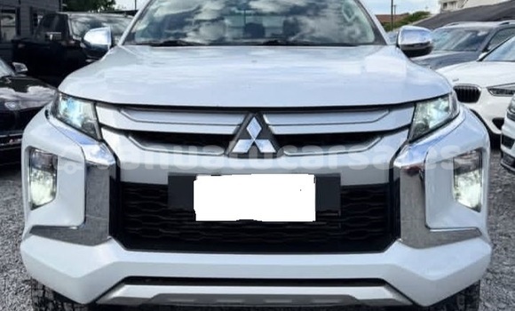Acheter Occasion Voiture Mitsubishi L200 Blanc à Port Vila, Shefa Acheter Occasion Voiture Mitsubishi L200 Blanc à Port Vila, Shefa