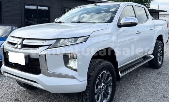 Acheter Occasion Voiture Mitsubishi L200 Blanc à Port Vila, Shefa Acheter Occasion Voiture Mitsubishi L200 Blanc à Port Vila, Shefa