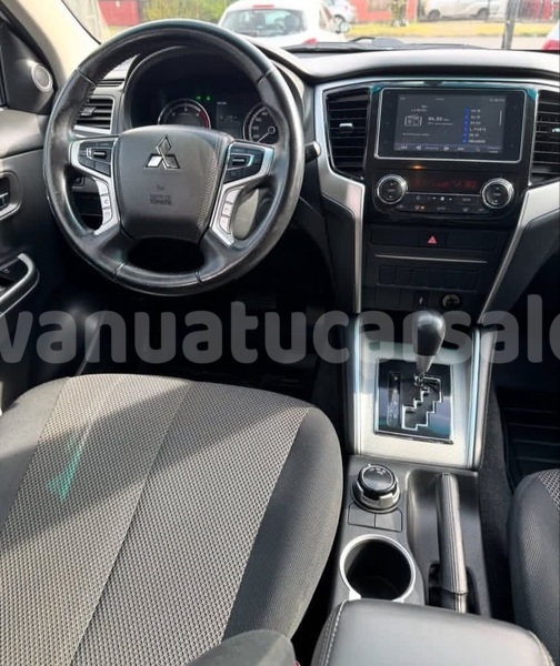 Big with watermark mitsubishi l200 shefa port vila 882