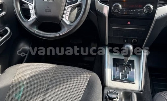 Acheter Occasion Voiture Mitsubishi L200 Blanc à Port Vila, Shefa Acheter Occasion Voiture Mitsubishi L200 Blanc à Port Vila, Shefa
