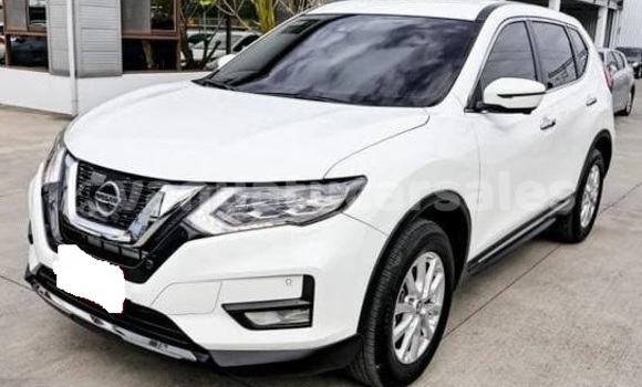 Buy Used Nissan X–Trail White Car in Port Vila in Shefa