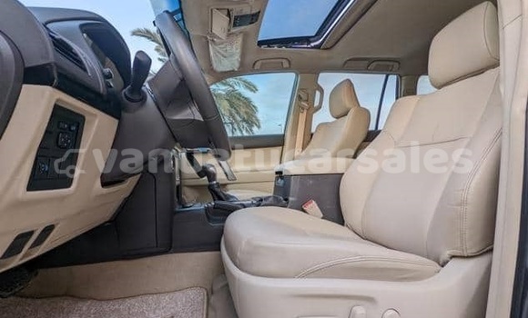 Acheter Occasion Voiture Toyota Land Cruiser Prado Blanc à Port Vila, Shefa Acheter Occasion Voiture Toyota Land Cruiser Prado Blanc à Port Vila, Shefa