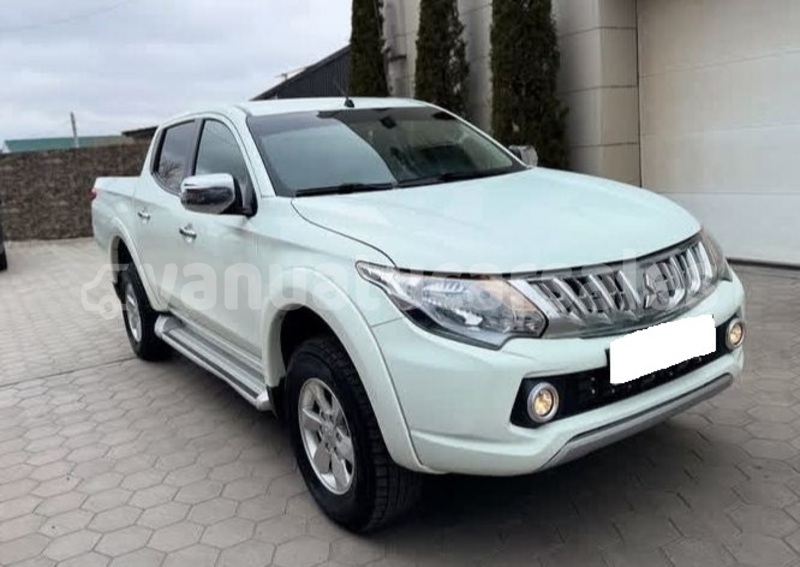 Big with watermark mitsubishi l200 shefa port vila 888