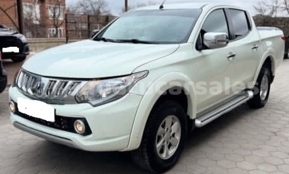 Acheter Occasion Voiture Mitsubishi L200 Blanc à Port Vila, Shefa Acheter Occasion Voiture Mitsubishi L200 Blanc à Port Vila, Shefa
