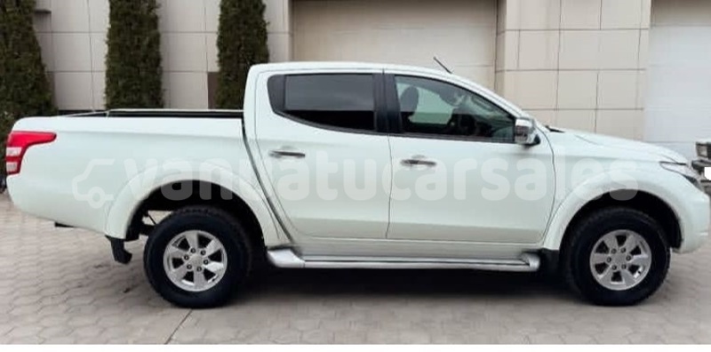 Big with watermark mitsubishi l200 shefa port vila 888