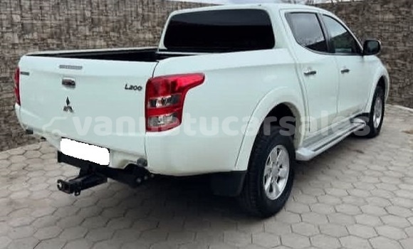 Acheter Occasion Voiture Mitsubishi L200 Blanc à Port Vila, Shefa Acheter Occasion Voiture Mitsubishi L200 Blanc à Port Vila, Shefa