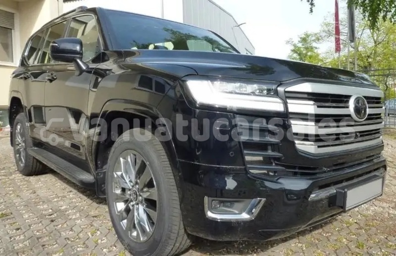 Big with watermark toyota land cruiser penama bunlap 890