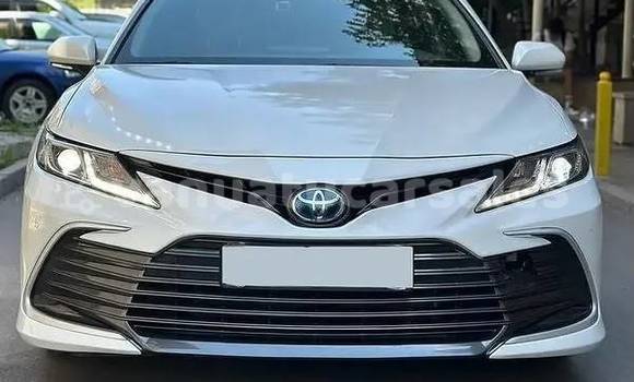 Buy Used Toyota Camry White Car in Port Vila in Shefa