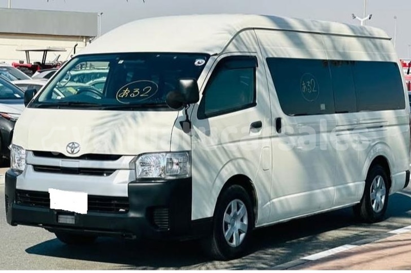 Big with watermark toyota hiace shefa port vila 906