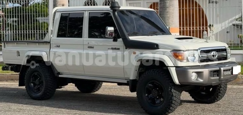Big with watermark toyota land cruiser shefa port vila 908