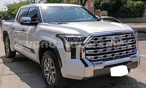 Buy Used Toyota Tundra White Car in Port Vila in Shefa