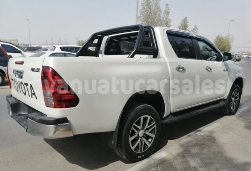 Big with watermark toyota hiluxe revo shefa tongoa 917