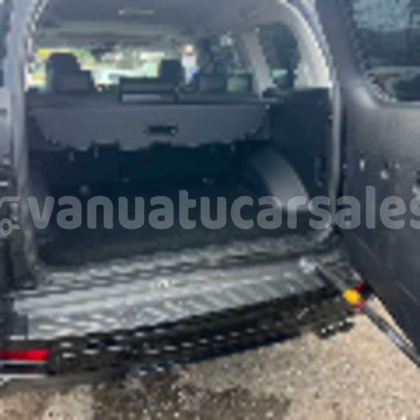 Big with watermark toyota land cruiser prado shefa emae 918