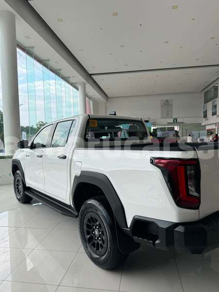Big with watermark toyota hilux surf shefa port vila 922