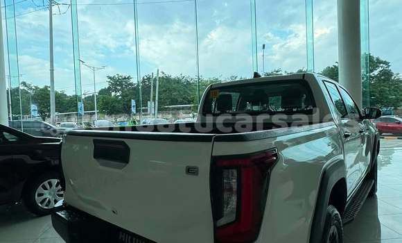 Buy New Toyota Hilux Surf White Car in Port Vila in Shefa Buy New Toyota Hilux Surf White Car in Port Vila in Shefa