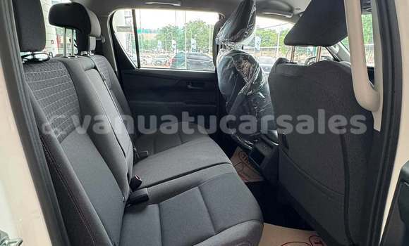 Buy New Toyota Hilux Surf White Car in Port Vila in Shefa Buy New Toyota Hilux Surf White Car in Port Vila in Shefa