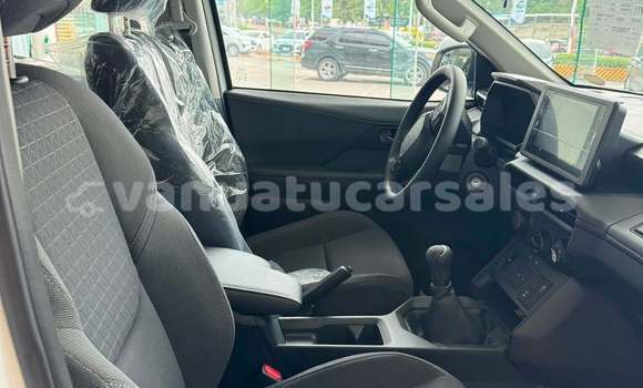 Buy New Toyota Hilux Surf White Car in Port Vila in Shefa Buy New Toyota Hilux Surf White Car in Port Vila in Shefa
