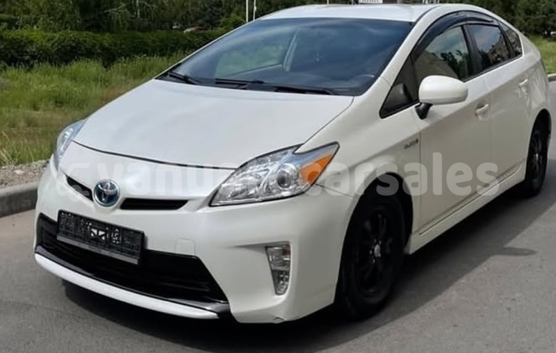 Big with watermark toyota prius shefa port vila 923