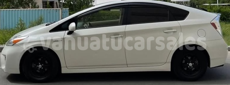 Big with watermark toyota prius shefa port vila 923