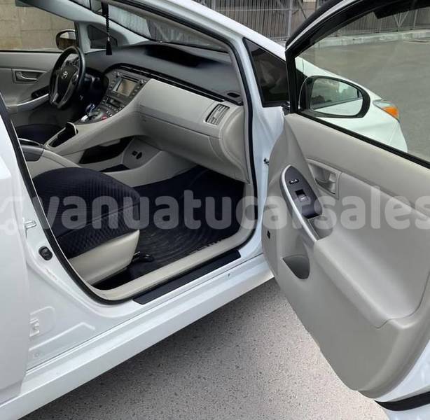 Big with watermark toyota prius shefa port vila 923