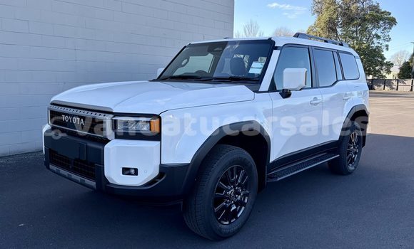 Buy Used Toyota Land Cruiser Prado White Car in Burumba in Shefa