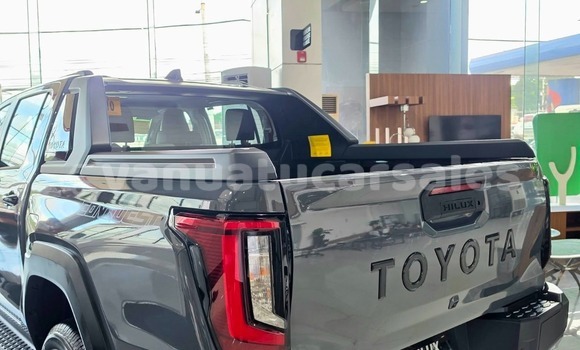 Acheter Neuf Voiture Toyota Hiluxe VIGO Blanc à Port Havannah, Shefa Acheter Neuf Voiture Toyota Hiluxe VIGO Blanc à Port Havannah, Shefa