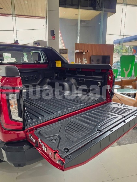 Big with watermark toyota hilux sanma port olry 935