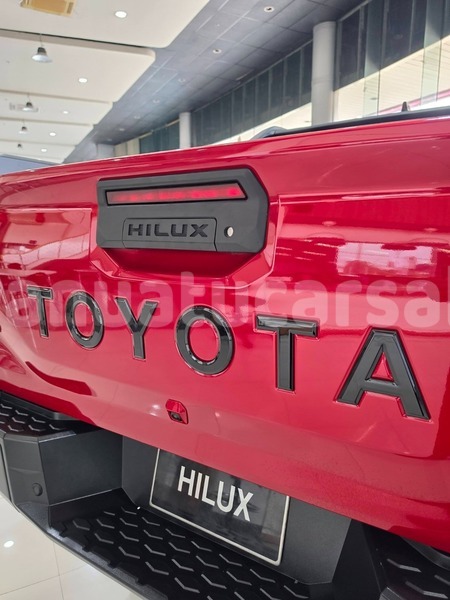 Big with watermark toyota hilux sanma port olry 935