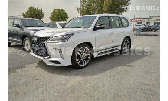 Acheter Import Voiture Lexus LX Blanc à Import - Dubai, Malampa Acheter Import Voiture Lexus LX Blanc à Import - Dubai, Malampa