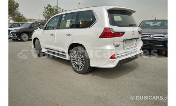 Acheter Import Voiture Lexus LX Blanc à Import - Dubai, Malampa Acheter Import Voiture Lexus LX Blanc à Import - Dubai, Malampa