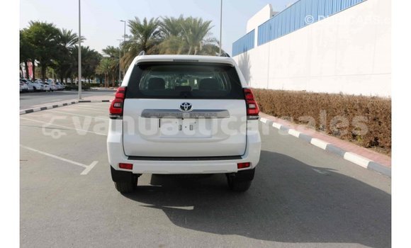 Acheter Import Voiture Toyota Prado Blanc à Import - Dubai, Malampa Acheter Import Voiture Toyota Prado Blanc à Import - Dubai, Malampa