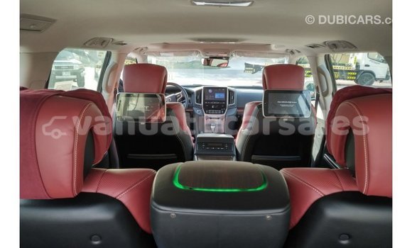 Acheter Import Voiture Toyota Land Cruiser Noir à Import - Dubai, Malampa Acheter Import Voiture Toyota Land Cruiser Noir à Import - Dubai, Malampa