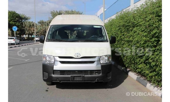 Acheter Import Voiture Toyota Hiace Blanc à Import - Dubai, Malampa Acheter Import Voiture Toyota Hiace Blanc à Import - Dubai, Malampa